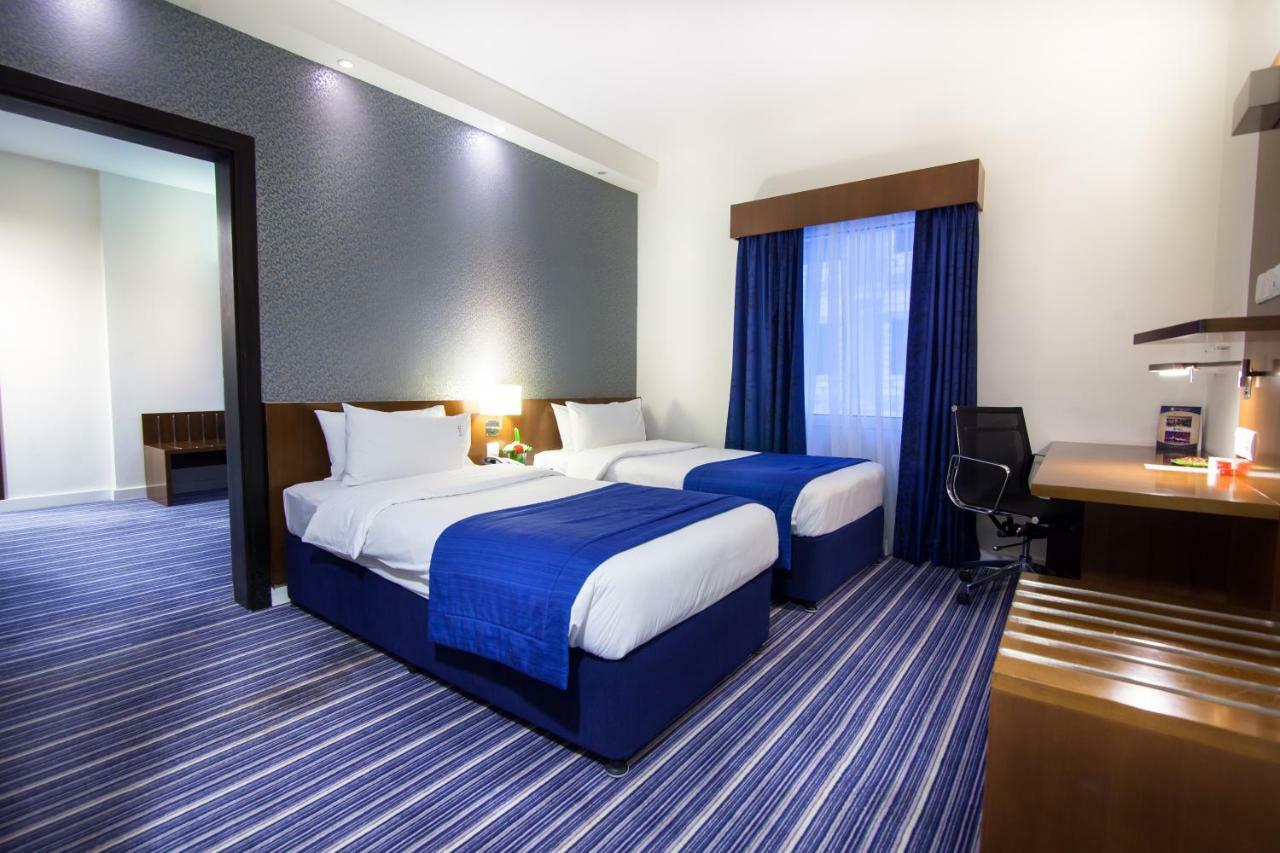 Holiday Bahrain Hotel Al-Manamah Bagian luar foto