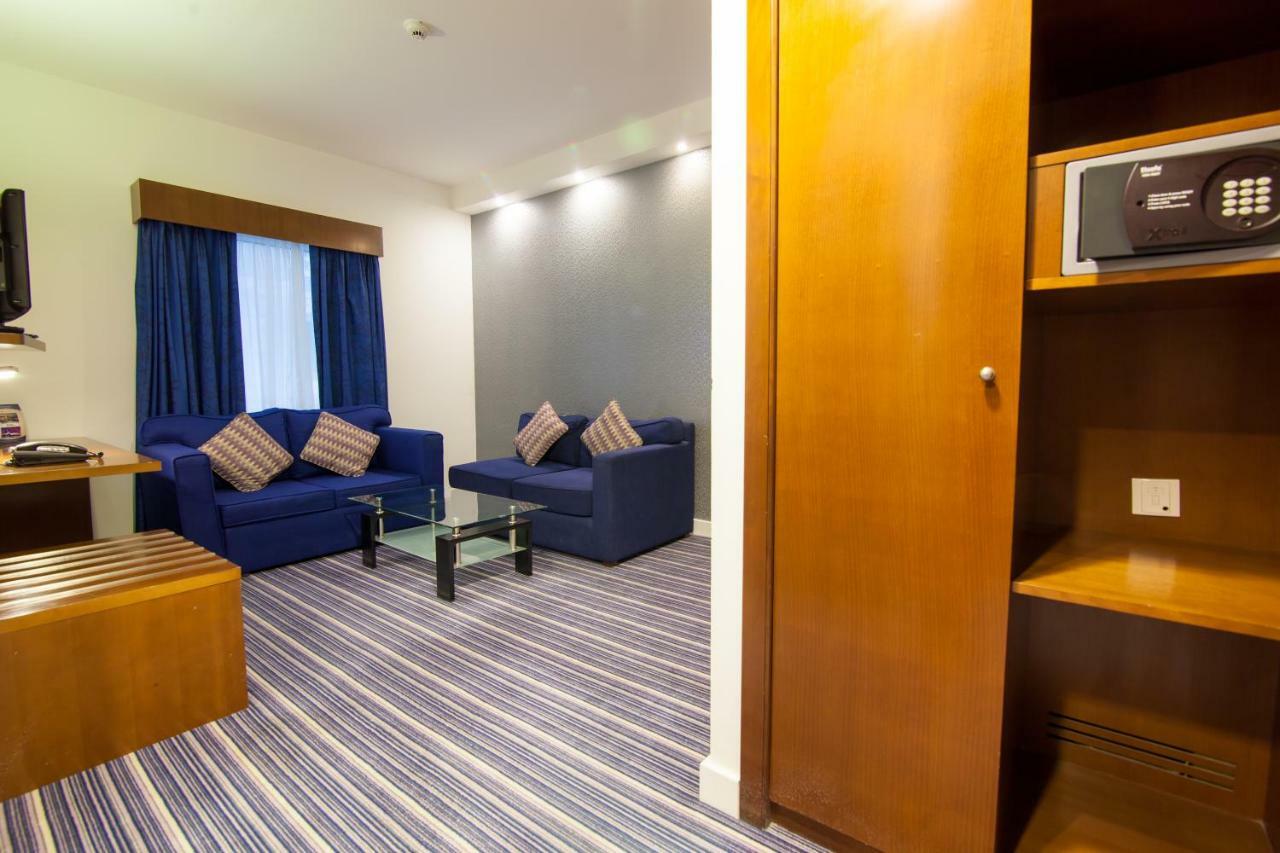 Holiday Bahrain Hotel Al-Manamah Bagian luar foto