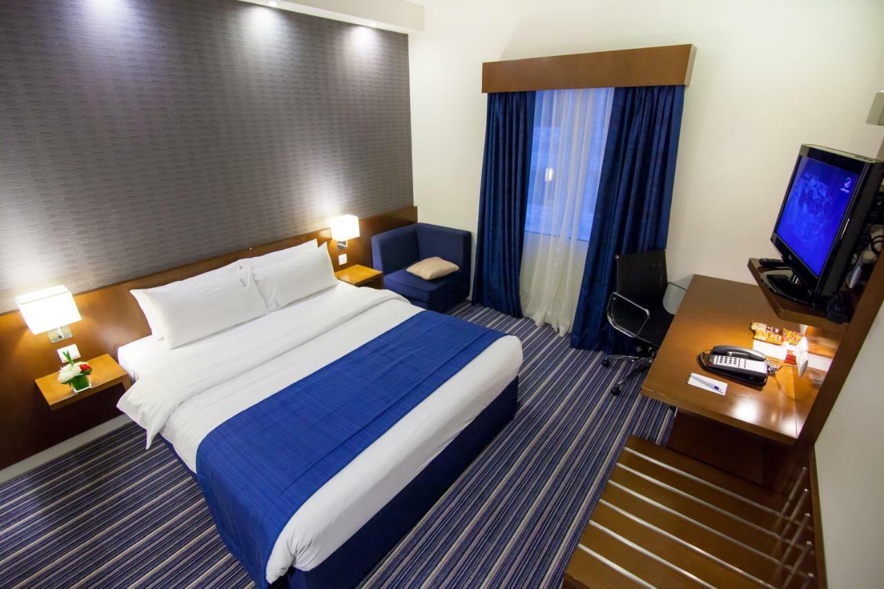 Holiday Bahrain Hotel Al-Manamah Bagian luar foto