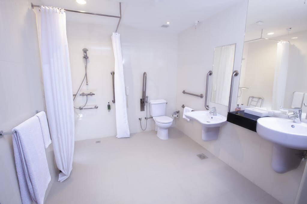 Holiday Bahrain Hotel Al-Manamah Bagian luar foto